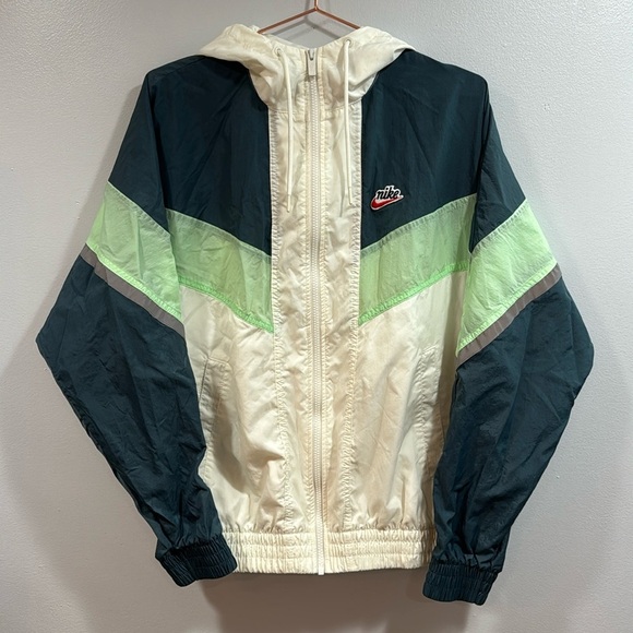 Nike Other - Vintage Men Nike Sail Ash Green Windrunner Jacket size Small